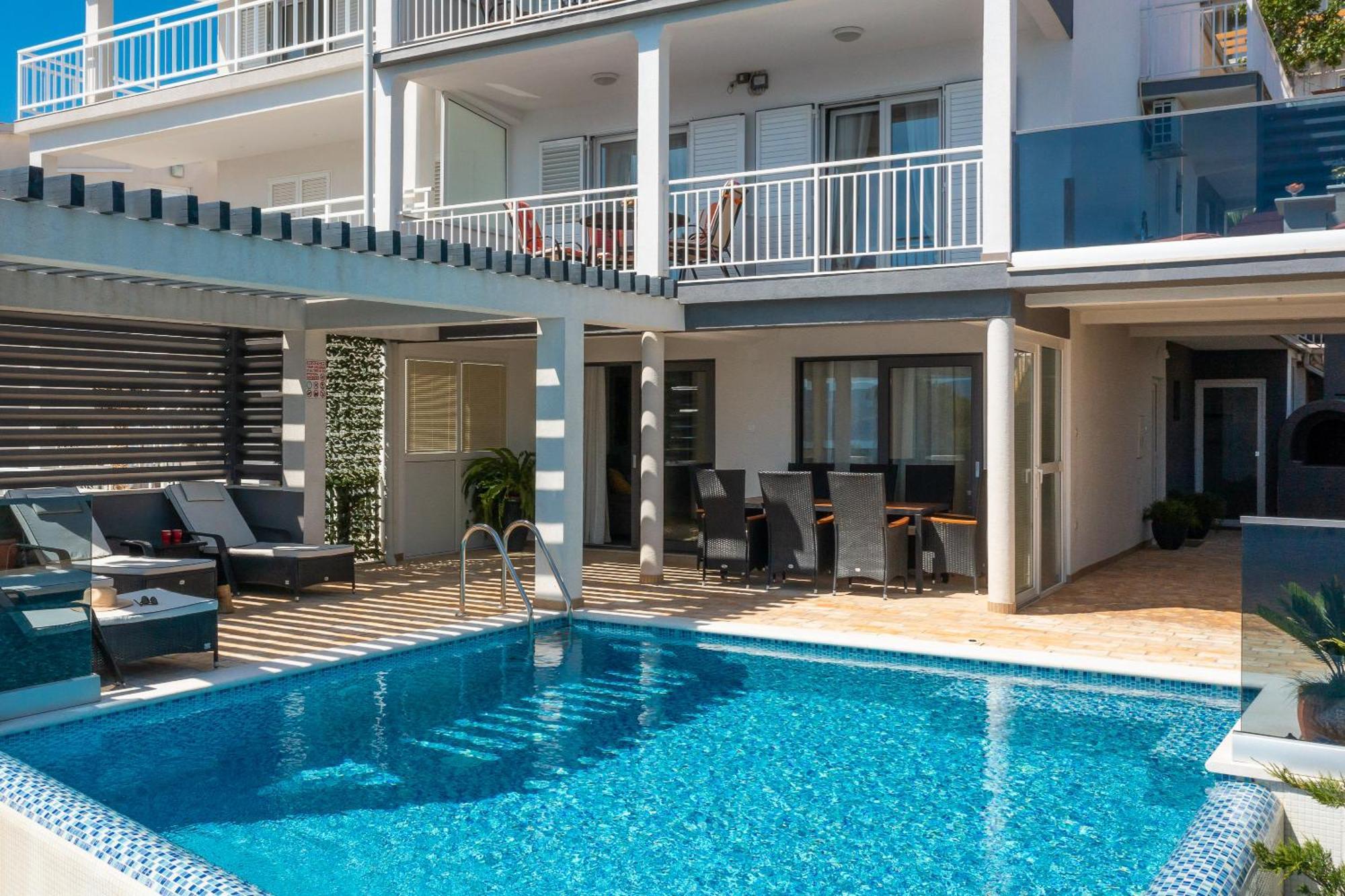Luxury Seafront Villa With Heated Pool, Jacuzzi, Sea View, 150 M From Beach Stanici Exterior photo